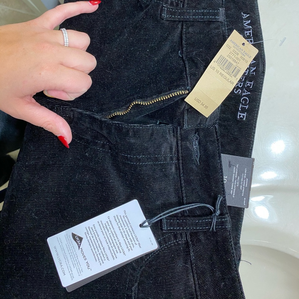 New WITH tags Black corduroy jeans American Eagle